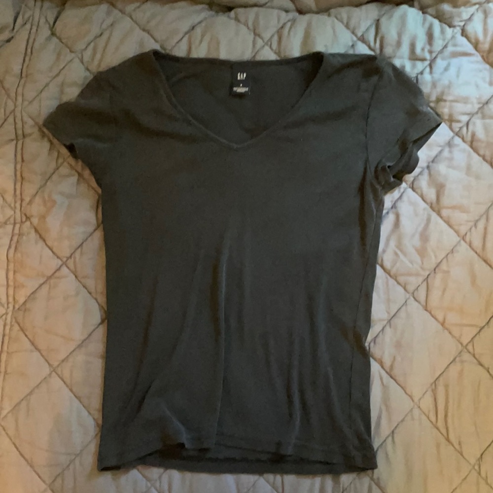 Gap black shirt